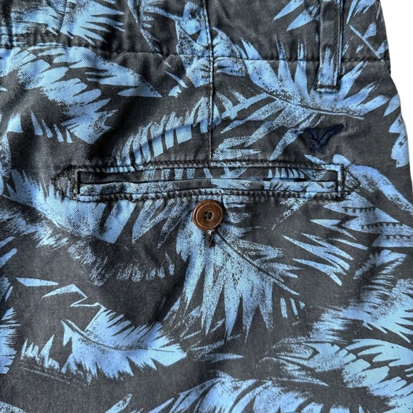 American Eagle Longboard Shorts in Tropical Hawaiian Print Blue & Black Size:31 - Picture 10 of 10